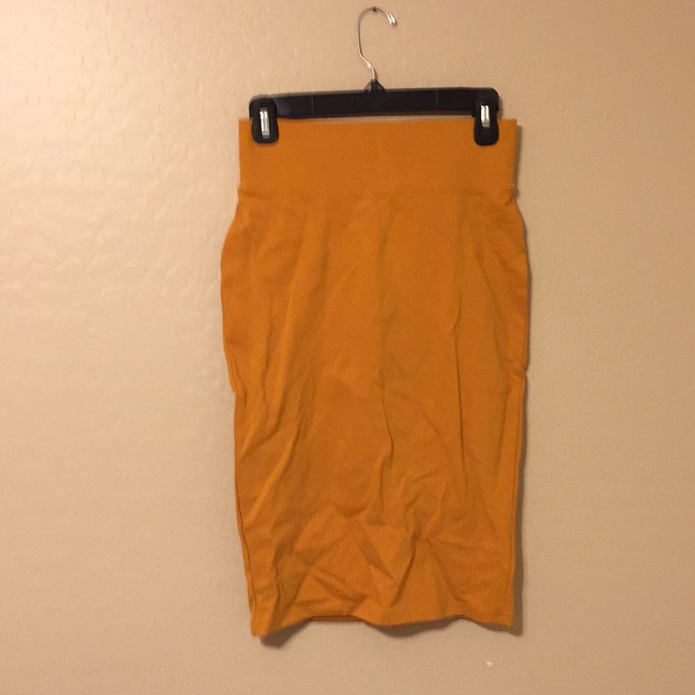 Mustard pencil skirt